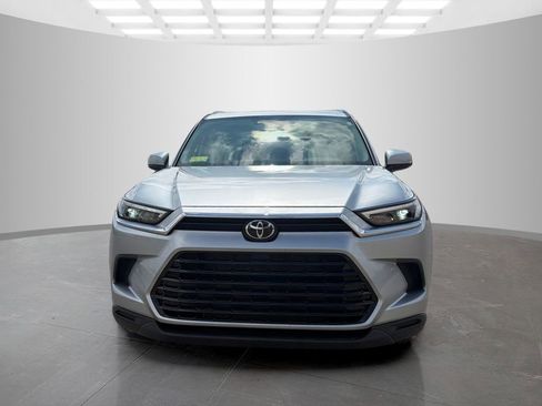 Used 2025 Toyota Grand Highlander FWD image 8