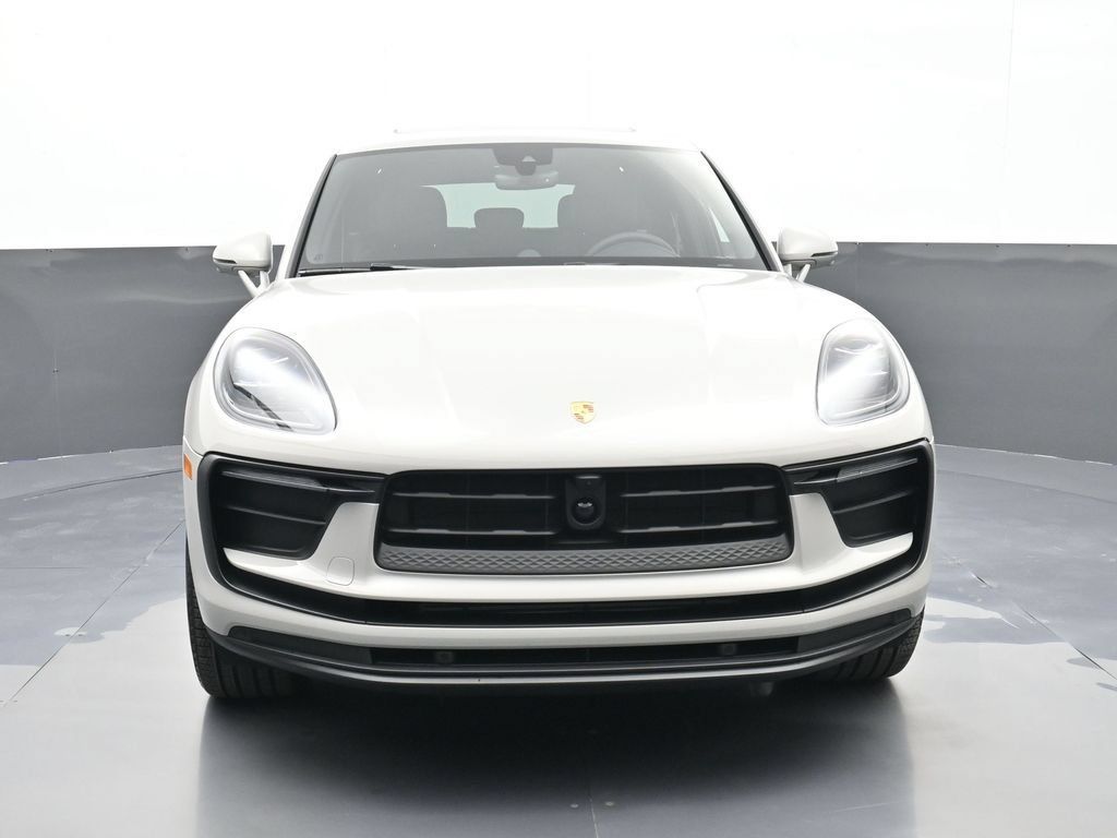 Certified 2026 Porsche Macan AWD/4WD image 26