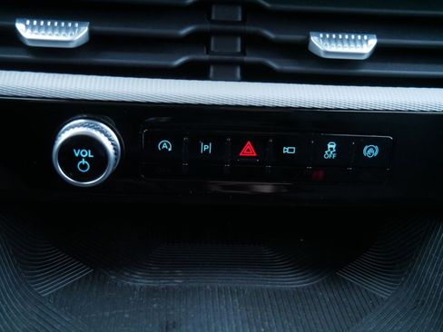 Used 2025 Ford Explorer Active image 23