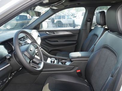 New 2025 Jeep Grand Cherokee L Altitude