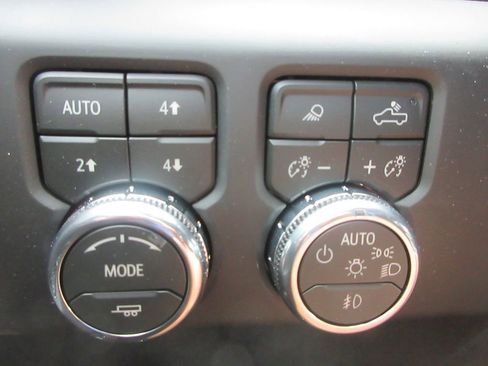 New 2026 GMC Sierra 2500 AT4 w/ AT4 Premium Plus Package AWD/4WD image 18