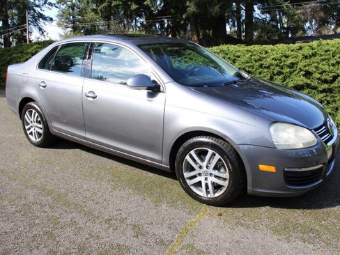 Used 2005 Volkswagen Jetta 2.5 image 2