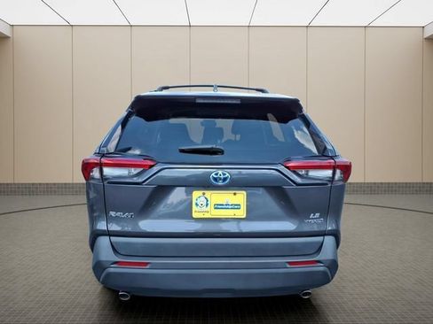 Used 2024 Toyota RAV4 LE AWD/4WD image 10