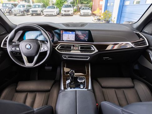 Used 2021 BMW X5 sDrive40i w/ Premium Package image 2