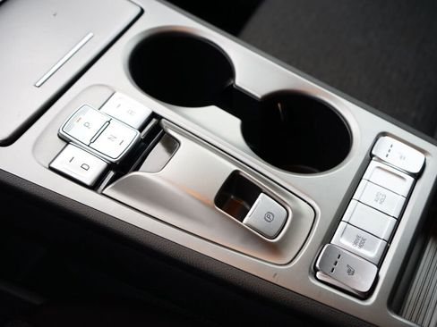 Certified 2023 Hyundai Kona SE image 22