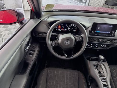 Used 2025 Honda HR-V Sport image 15