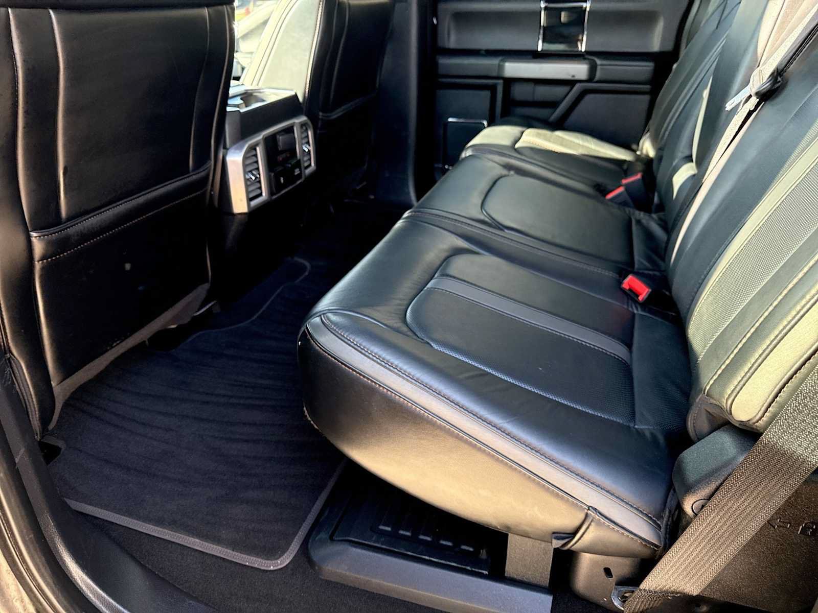 Used 2020 Ford F450 Platinum w/ FX4 Off-Road Package AWD/4WD image 18