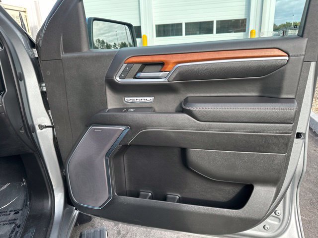 Used 2023 GMC Sierra 1500 Denali w/ Technology Package AWD/4WD image 11