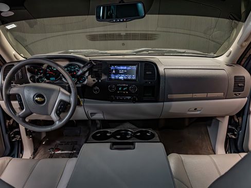 Used 2014 Chevrolet Silverado 2500 LT w/ Interior Plus Package image 13