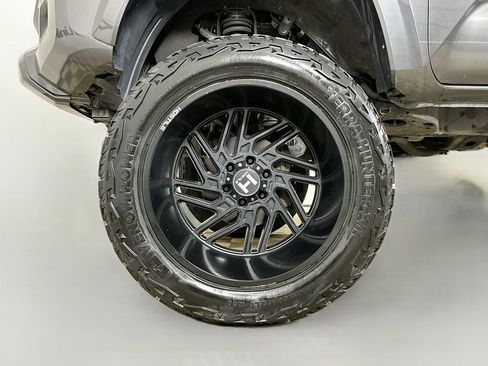 Used 2016 Toyota Tacoma TRD Sport w/ Towing Package RWD image 35
