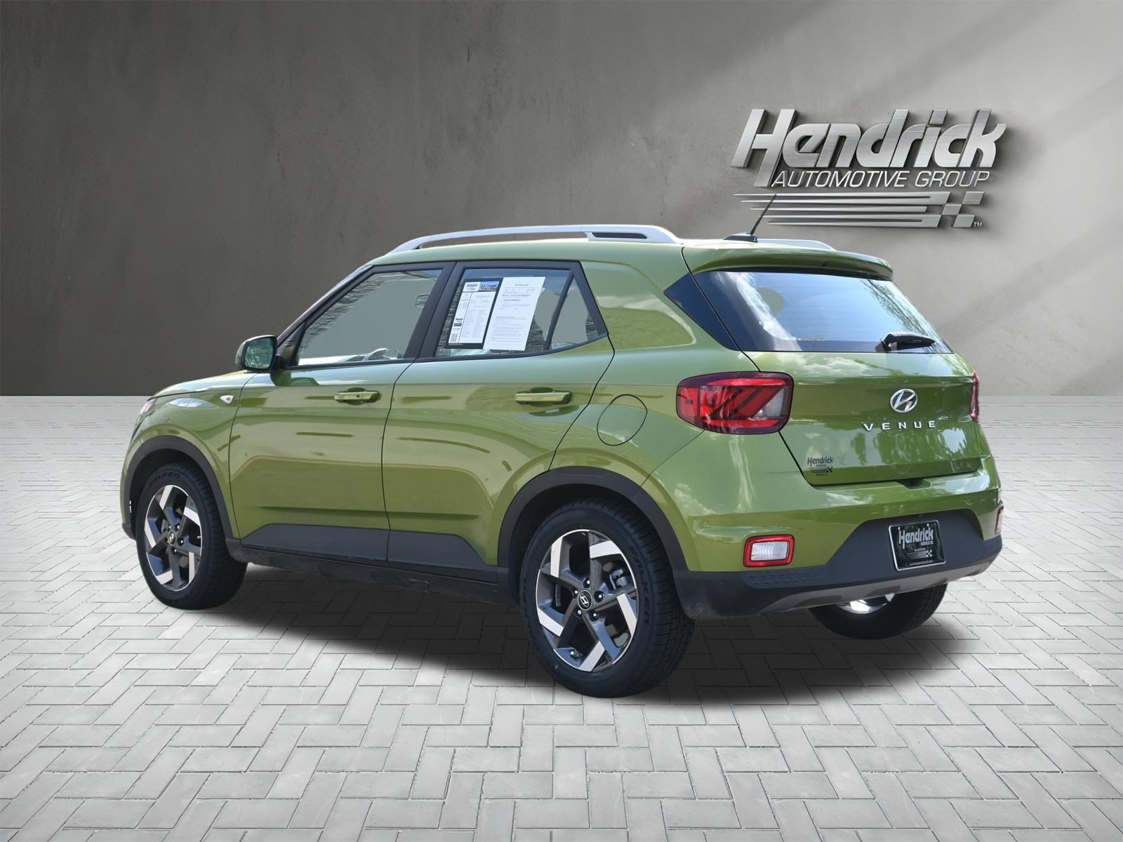 Used 2024 Hyundai Venue SEL FWD image 7