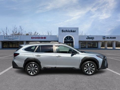 Used 2023 Subaru Outback Limited AWD/4WD image 2