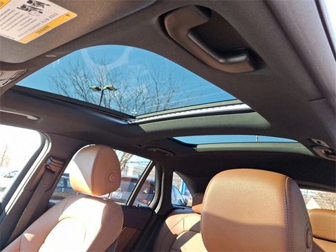 Used 2022 Mercedes-Benz GLC 300 4MATIC image 14