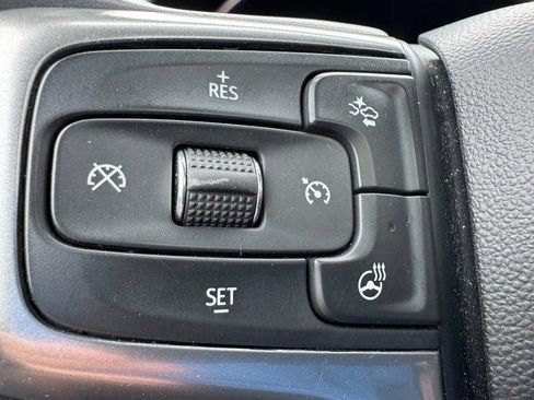 Used 2023 Chevrolet Suburban Z71 w/ Luxury Package image 19