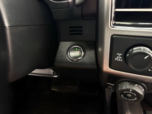 Used 2017 Ford F150 Platinum w/ Equipment Group 701A Luxury AWD/4WD image 15