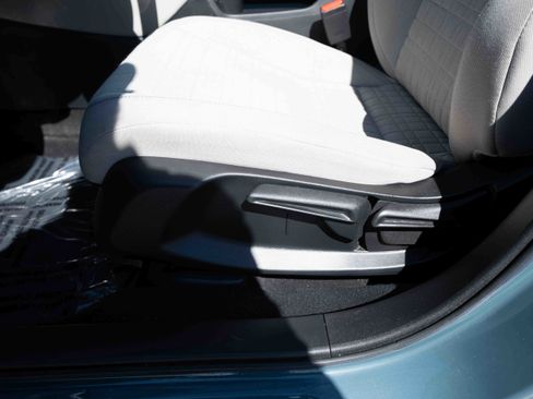 Used 2023 Honda HR-V LX image 12