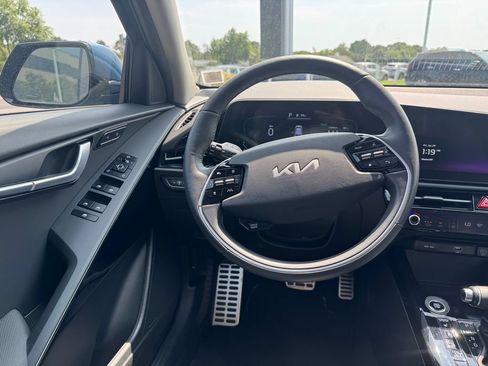 Used 2023 Kia Niro SX Touring FWD image 14