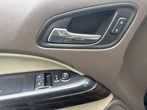 Used 2015 GMC Canyon SLE w/ SLE Convenience Package image 7