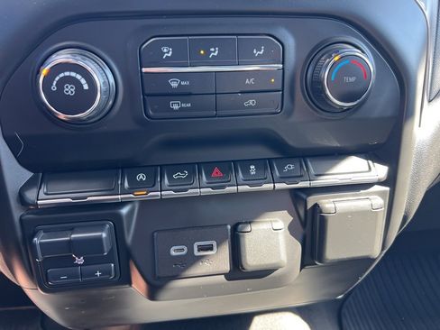 Used 2021 Chevrolet Silverado 1500 Custom image 20