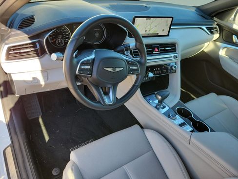 Used 2025 Genesis G70 2.5T image 11
