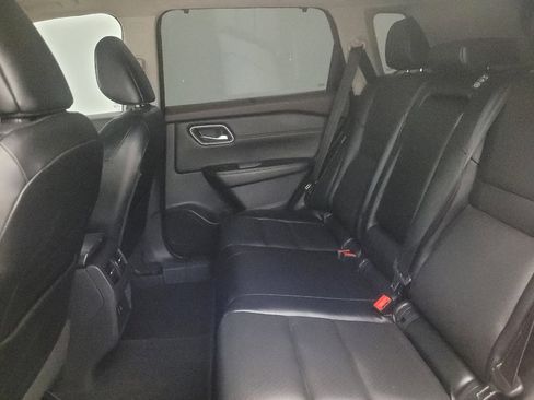 Used 2021 Nissan Rogue SV w/ Premium Package FWD image 18