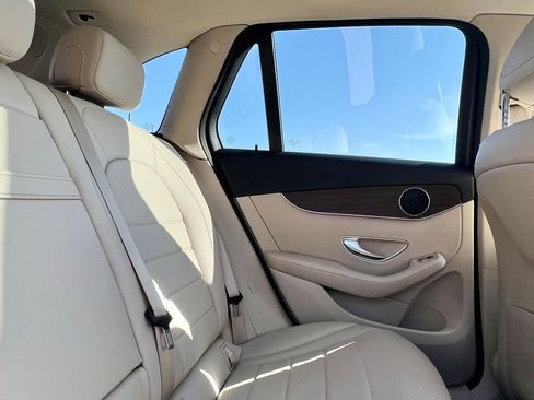 Certified 2022 Mercedes-Benz GLC 300 4MATIC image 43