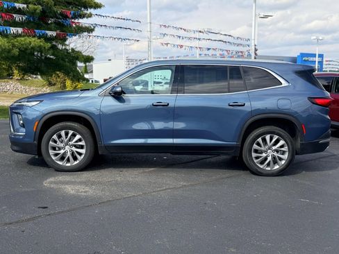 Used 2025 Buick Enclave Preferred FWD image 8