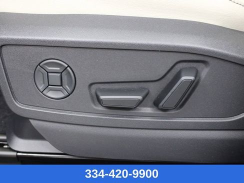 New 2025 Audi Q5 Premium image 18