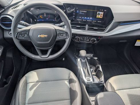 New 2026 Chevrolet Trax LT w/ Sunroof Package FWD image 28