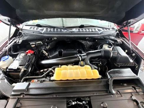 Used 2018 Ford Explorer XLT w/ Equipment Group 202A image 38