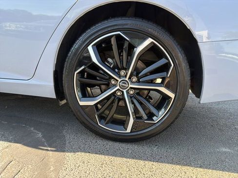 Used 2025 Nissan Altima 2.5 SR image 31