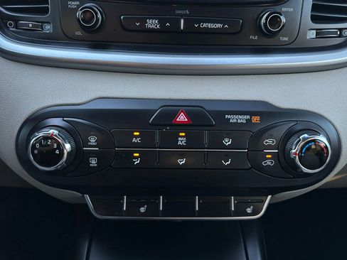 Used 2016 Kia Sorento LX w/ LX Convenience Package image 30