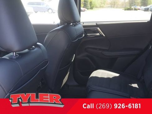 Used 2024 Mitsubishi Outlander SE AWD/4WD image 42