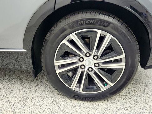 Used 2023 Cadillac Lyriq AWD image 9