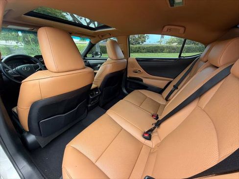 Used 2023 Lexus ES 350 w/ Accessory Package (Z2) FWD image 17