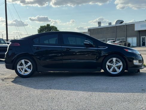 Used 2015 Chevrolet Volt Premium w/ Premium Trim Package FWD image 9