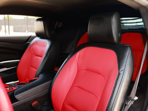 Used 2022 Chevrolet Camaro LT RWD image 10