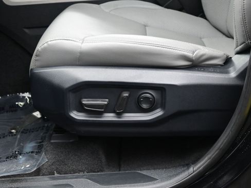 Used 2025 Toyota Tundra Limited image 11