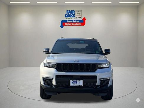 New 2025 Jeep Grand Cherokee L Limited w/ Trailer Tow Package AWD/4WD image 4