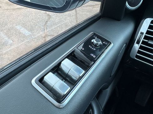 Used 2020 Land Rover Range Rover HSE image 39