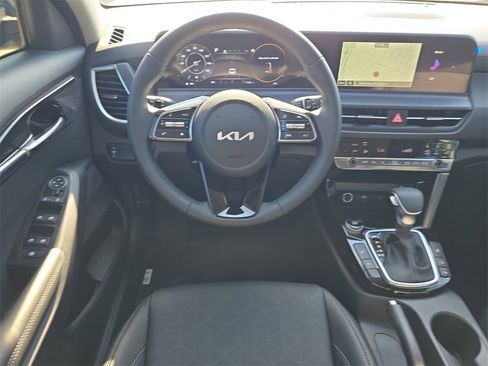New 2026 Kia Seltos EX image 15