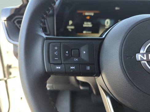 Certified 2025 Nissan Kicks SR FWD image 35