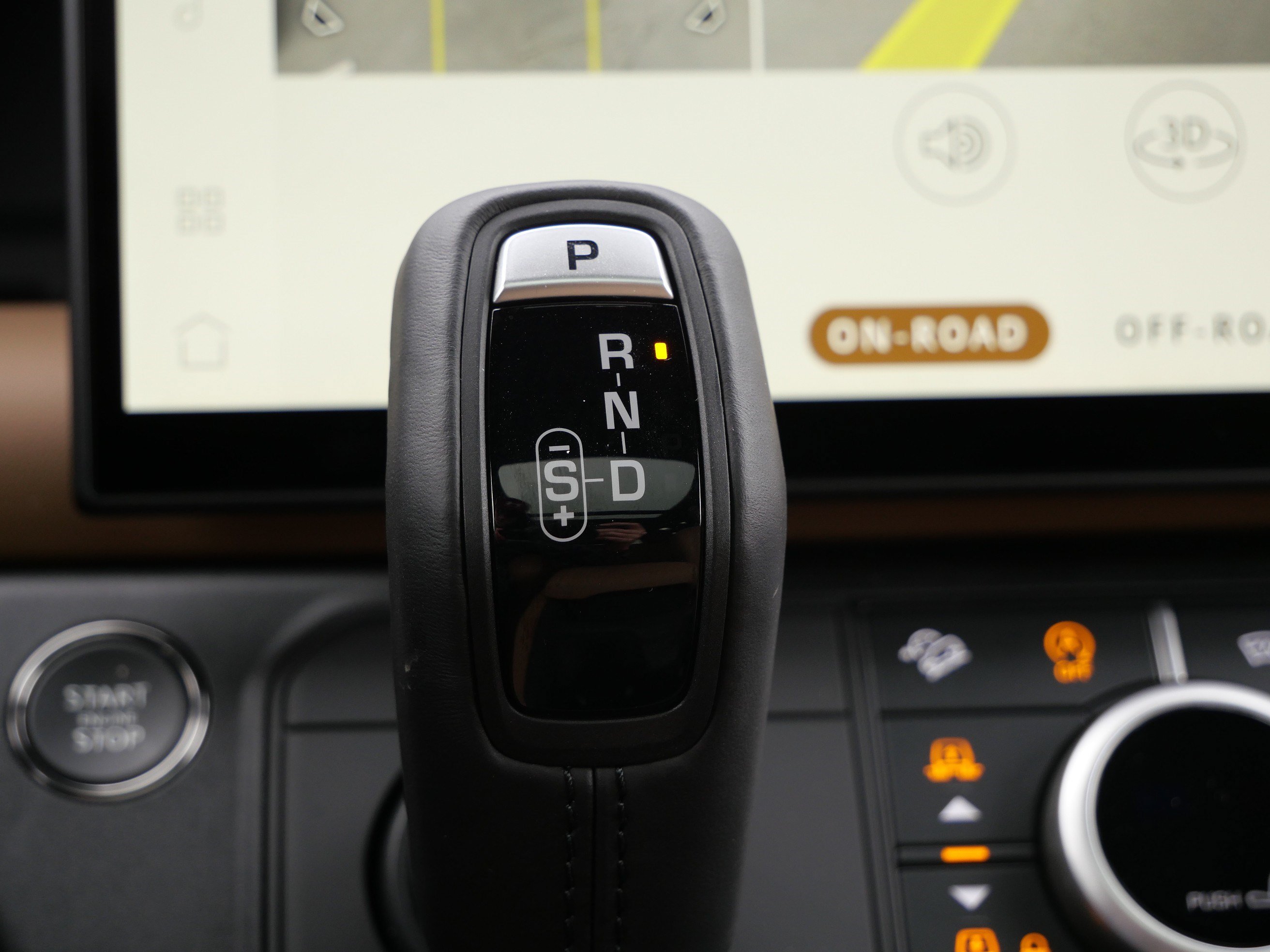 New 2026 Land Rover Defender 110 X-Dynamic SE AWD/4WD image 10
