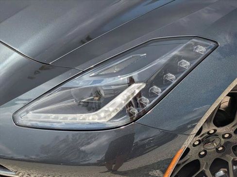 Used 2019 Chevrolet Corvette Stingray Coupe w/ Z51 1LT RWD image 7