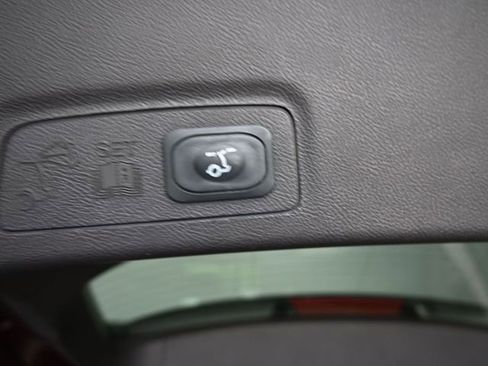 Used 2019 Lincoln MKC Reserve image 28