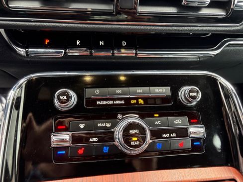 Used 2024 Lincoln Navigator Reserve image 34