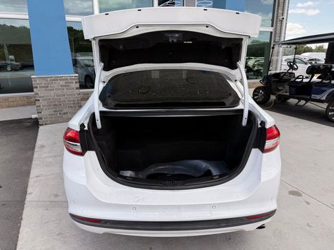 Used 2018 Ford Fusion SE w/ Equipment Group 602A FWD image 38