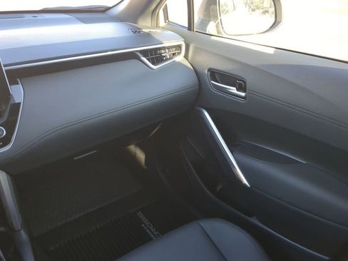 Used 2024 Toyota Corolla Cross XSE image 17