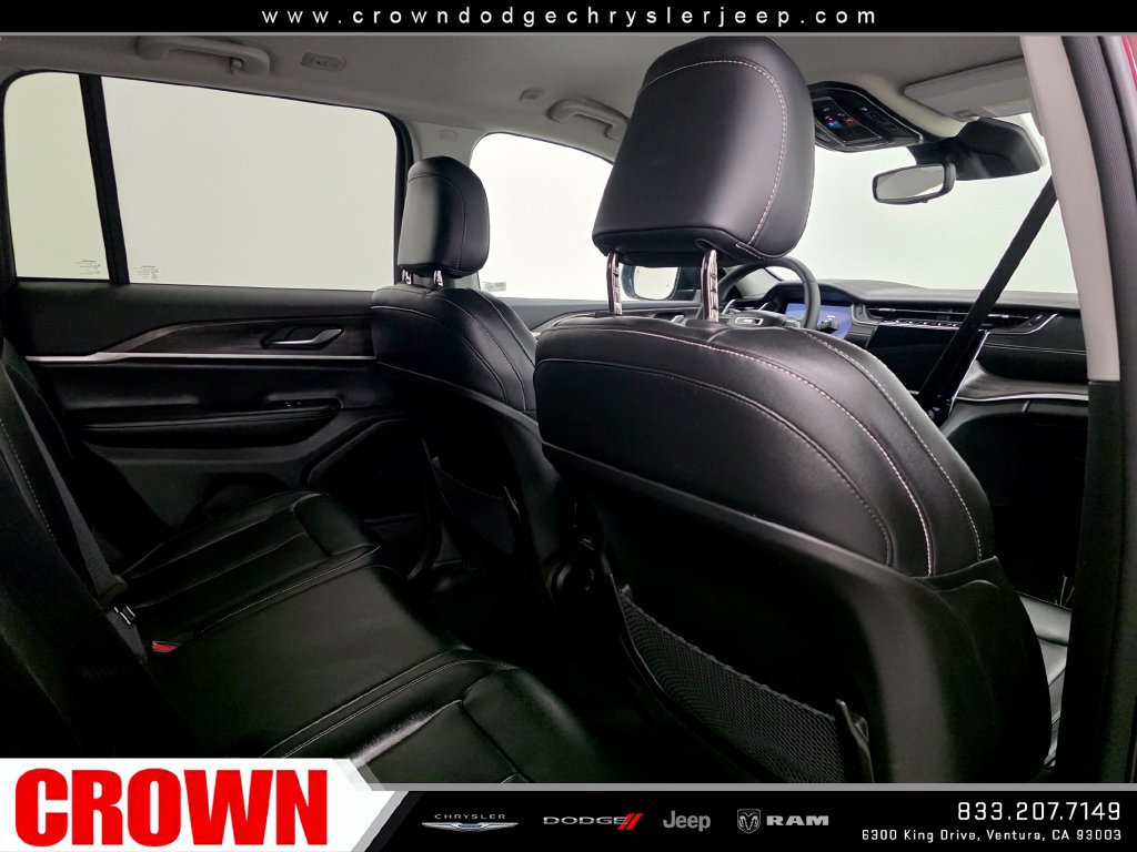 Used 2024 Jeep Grand Cherokee Limited w/ Black Appearance Package RWD image 13