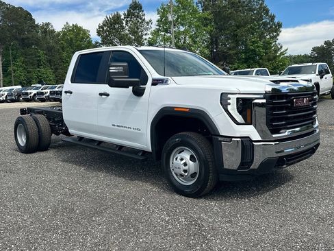 New 2026 GMC Sierra 3500 Pro w/ Convenience Package AWD/4WD image 4
